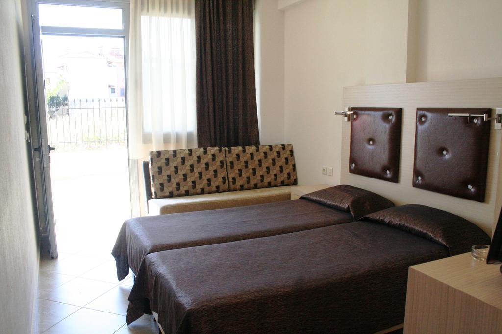 4- Family Aparthotel Metamorfosi (Sithonia)